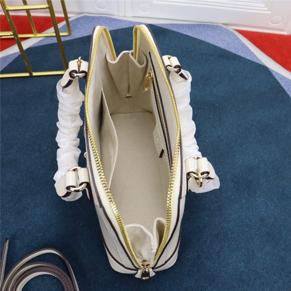 Gucci 1955 Horsebit handle bag in white - Image 4