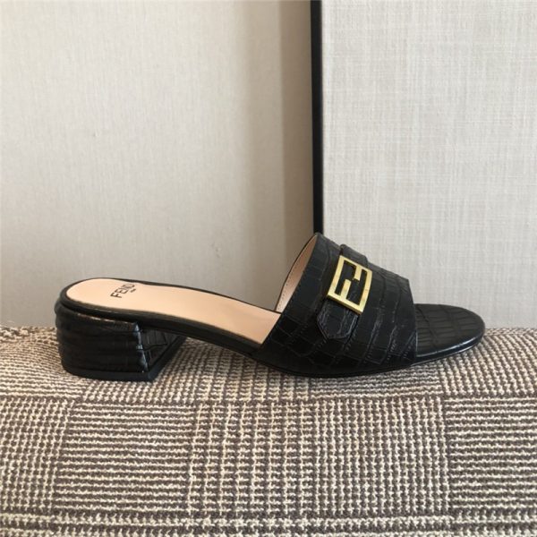 fendi slippers womens - Image 4