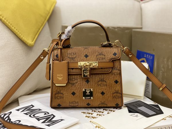 ??? ????? Kelly Crossbody Bag