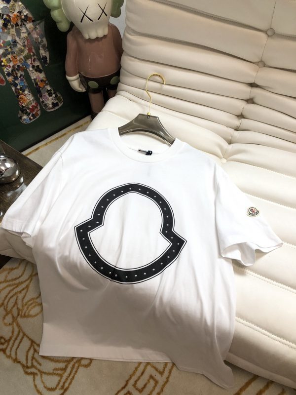Moncler Mengkou Men and women with the same style couples spring and summer latest counters with the same style, trendy brand logo casual short-sleeved T-shirt - Image 4