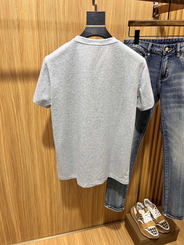 Moncler Mengkou 2022 spring and summer new original single men's round neck short-sleeved T-shirt is sold at the counter simultaneously, high-end customization, simple fashion and versatile - Image 6