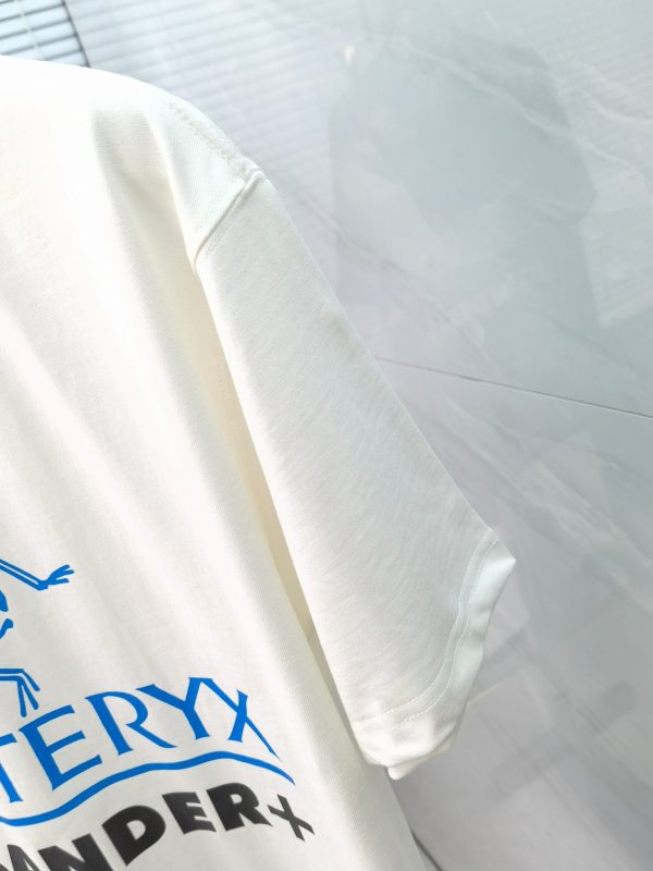 ARCTERYX Archeopteryx 2023 spring and summer new rabbit ? year joint limited edition male and female couple of the same style ? short-sleeved T-shirt - Image 9