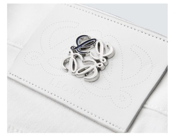 LOEWE's new high-end casual trousers and trousers, four-leaf clover with four-way stretch and anti-wrinkle waist and side pressure, breathable and anti-wrinkle! Elastic elastic waistband, exquisite four-leaf clover molding process on the side - Image 5