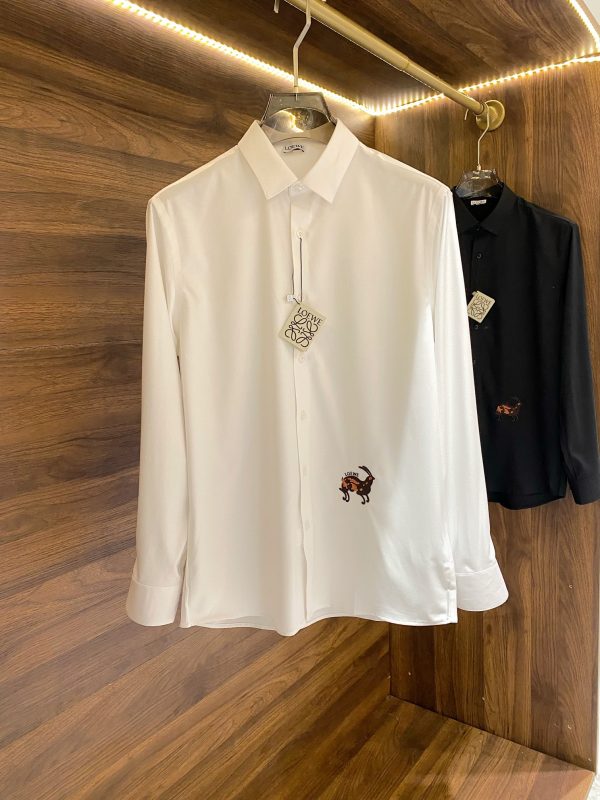 LOEWE 2023 early spring new product counter casual long-sleeved shirt! Perfectly embroidered logo text