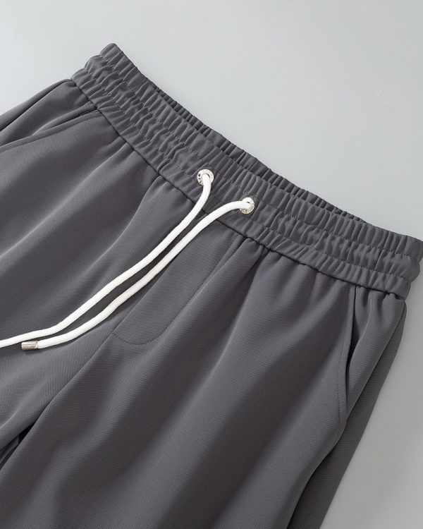 LOEWE's 2023 new model is on the market, hot style ???shorts, high-end custom-made, comfortable upper body, and the real effect is very good ? - Image 4