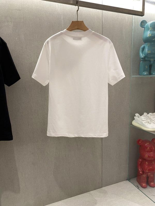 LOEWE 2023 men's round neck short-sleeved T-shirt is new! Signature embroidered small LOGO, simple but exquisite, selected imported fabrics for customers, soft and delicate to the touch - Image 3