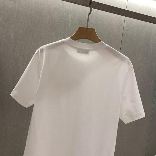 LOEWE 2023 men's round neck short-sleeved T-shirt is new! Signature embroidered small LOGO, simple but exquisite, selected imported fabrics for customers, soft and delicate to the touch - Image 5