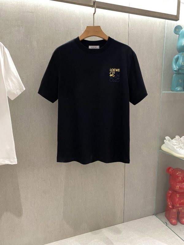 LOEWE 2023 men's round neck short-sleeved T-shirt is new! Signature embroidered small LOGO, simple but exquisite, selected imported fabrics for customers, soft and delicate to the touch - Image 9