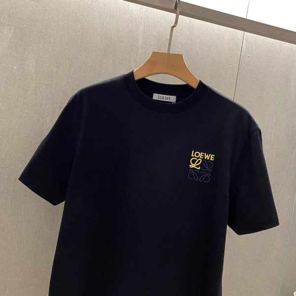 LOEWE 2023 men's round neck short-sleeved T-shirt is new! Signature embroidered small LOGO, simple but exquisite, selected imported fabrics for customers, soft and delicate to the touch - Image 11