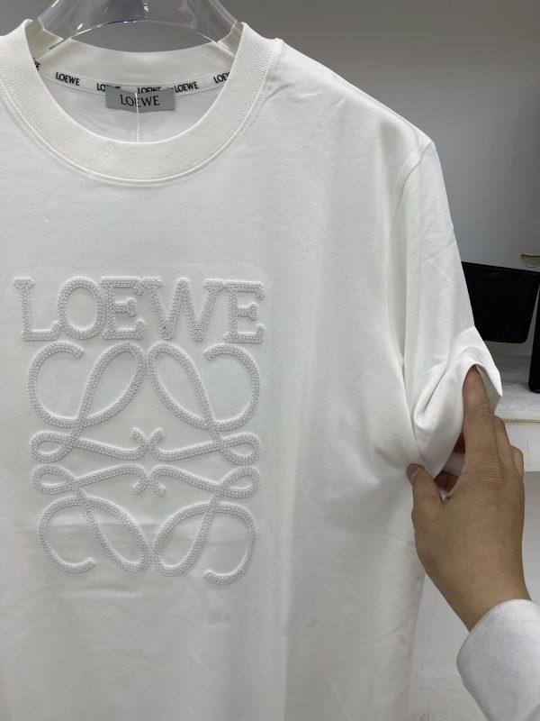 LOEWE Spring/Summer❗️Long-staple cotton slightly wide version ?Handsome new product, as always, best-selling short-sleeved short sleeves ?Top quality - Image 7