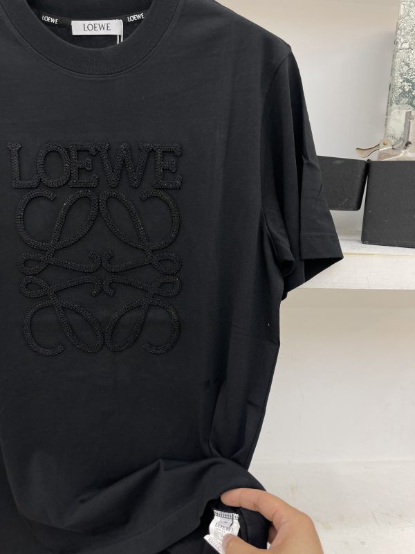 LOEWE Spring/Summer❗️Long-staple cotton slightly wide version ?Handsome new product, as always, best-selling short-sleeved short sleeves ?Top quality - Image 8