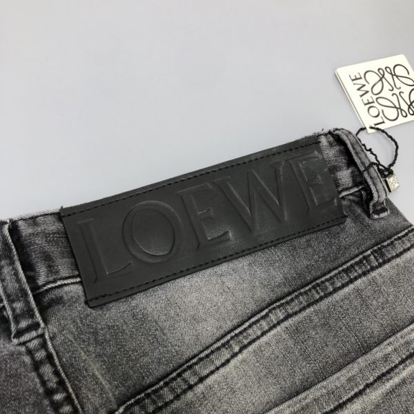 Loewe 2023 new men's casual jeans, heavy industrial washing, is also the most test fabric and washing process - Image 9