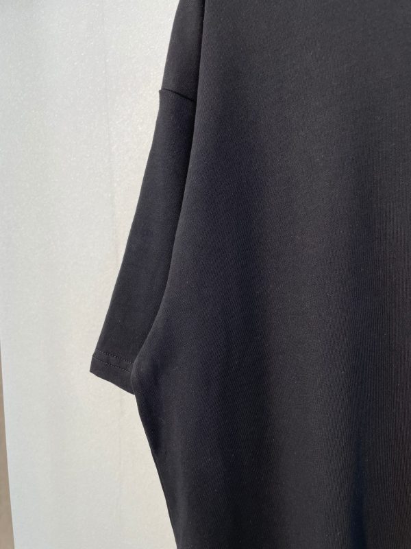 LOEWE  Exclusive custom weaving and dyeing pure cotton material has a superb texture and high-quality embroidery on the front chest - Image 8