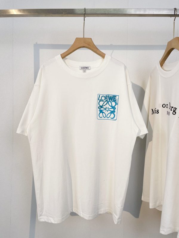 LOEWE  Exclusive custom weaving and dyeing pure cotton material has a superb texture and high-quality embroidery on the front chest - Image 9