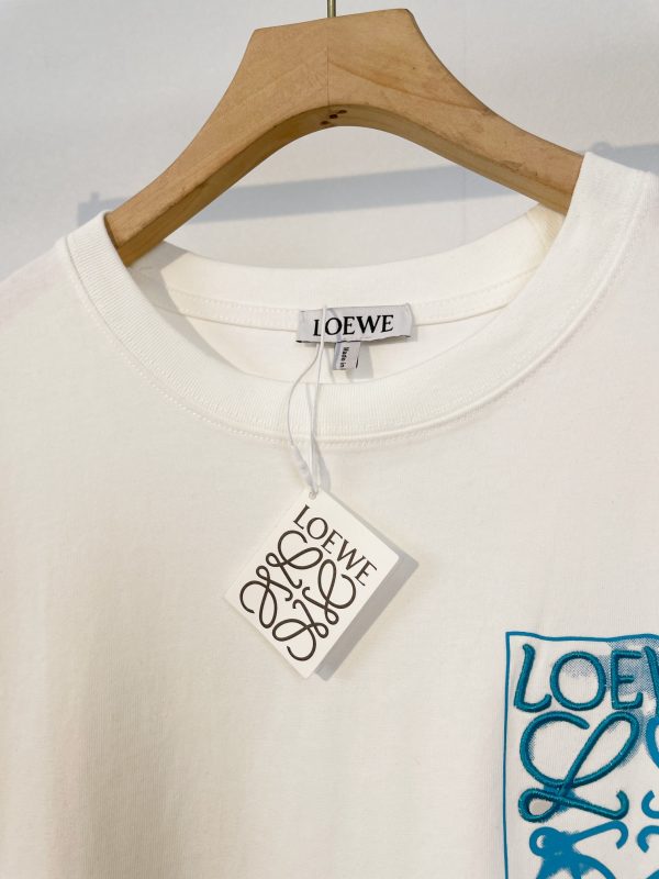 LOEWE  Exclusive custom weaving and dyeing pure cotton material has a superb texture and high-quality embroidery on the front chest - Image 13
