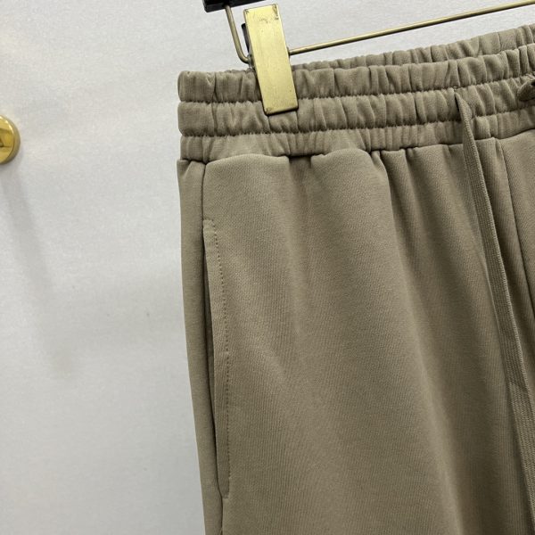 Stone Island Stone Island is dedicated to the unique research of fibers and fabrics - Image 5