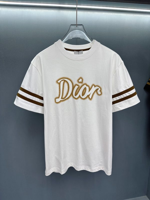 Dior2023 spring and summer new men's and women's same style ? short-sleeved T-shirts, available at counters at the same time! Customized exclusive pure cotton fabric, customized original craft thread, heavy industry letter logo craft design on the chest - Image 4