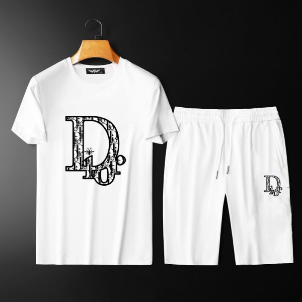 [DIOR] 2023 new men's short-sleeved shorts suit! Synchronous sales on the official website! High-end version on the market! Delicate and soft
