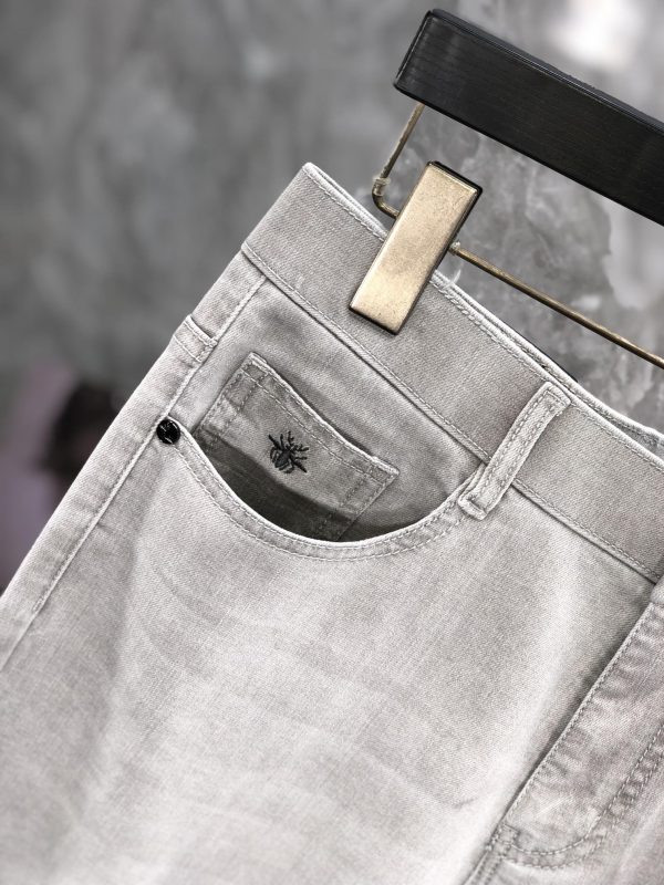 Dior Exclusive Backdrops! high quality! Non-market currency! 2023 spring and summer new hot style jeans, imported custom fabrics, classic fit, classic jeans color - Image 16