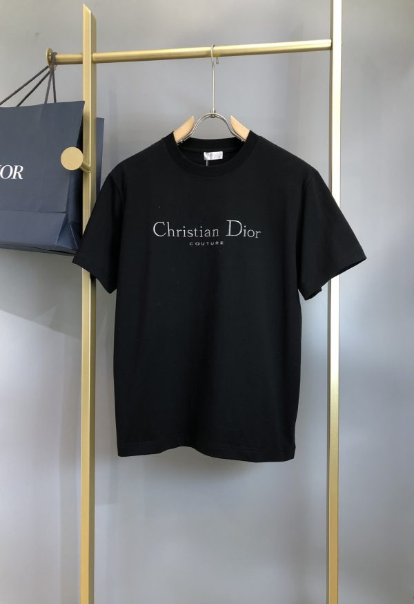 Dior 2023SS Short-sleeved T-shirt with metallic letter logo embroidery on the chest, the body is made of cotton knitted fabric, soft and comfortable to the touch