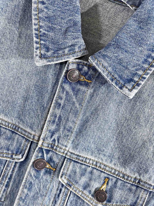 Dior2023SS latest heavy industry denim jacket The upper body reveals the complexion and is suitable for daily use! The high-quality fabrics are integrated with the tailoring design of the body. After the designer's simple embellishment and sublimation design techniques, the iconic trend style captures the hearts of fashionistas. - Image 7