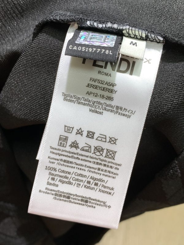 A set of FENDI, the latest summer product of 2023, is available at counters at the same time, the original order is ruthless, casual and fashionable round neck short-sleeved suit - Image 9