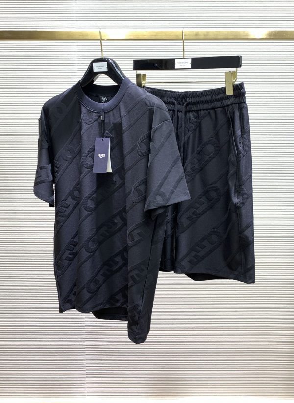 A set of FENDI, the latest summer product of 2023, is available at counters at the same time, the original order is ruthless, casual and fashionable round neck short-sleeved suit - Image 16