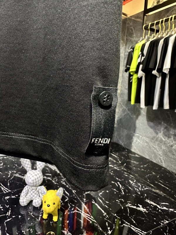 Fendi23ss counter with the same round neck short-sleeved T-shirt custom fabric The fabric is made of original elastic suede skin-friendly fabric - Image 4