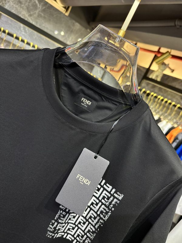 Fendi23ss counter with the same round neck short-sleeved T-shirt custom fabric The fabric is made of original elastic suede skin-friendly fabric - Image 7
