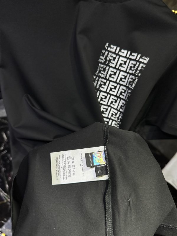 Fendi23ss counter with the same round neck short-sleeved T-shirt custom fabric The fabric is made of original elastic suede skin-friendly fabric - Image 8