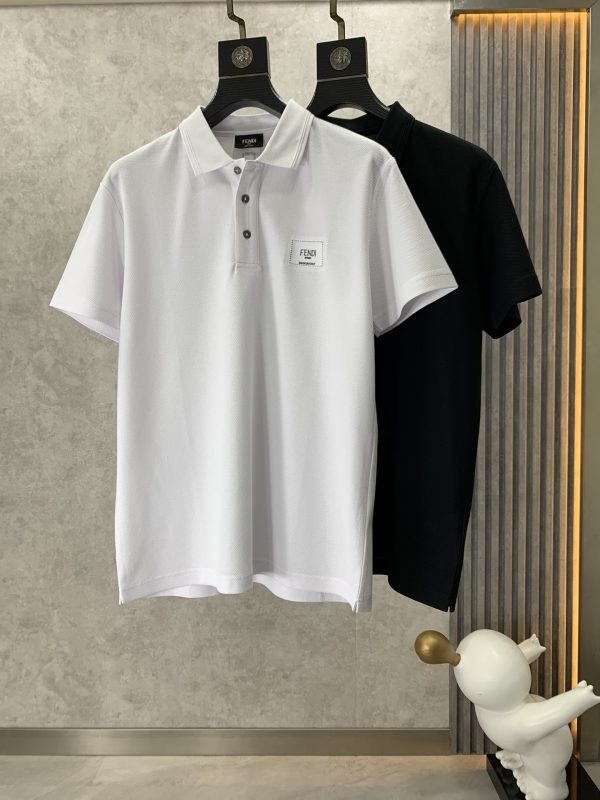 Fendi's 2023 Spring/Summer Official Website Synchronous Popular Style Continues Short-sleeved Style Continues to be Hot! Show your talents. Embellished with delicate patterns