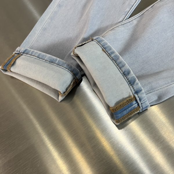 Fendi/ spring and summer new products, three standard complete, micro-elastic jeans, good products, no need to introduce too much, see details - Image 5
