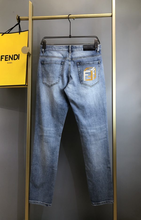 Fendi 2023 early spring new product classic ripped five-pocket jeans, a style that can be easily controlled by business and leisure! The pocket is the highlight of the design, and the embellishment design of the logo embroidery on the back pocket - Image 9