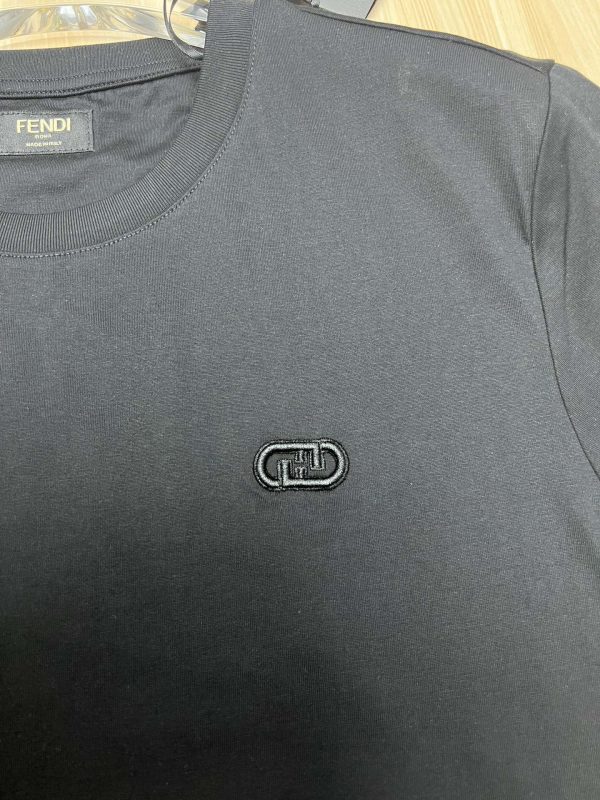 Fendi-ss double F three-dimensional O'Lock embroidery cotton short-sleeved T-shirt, the same style as ZG, with Fendi O'Lock embroidery three-dimensional design on the chest - Image 5