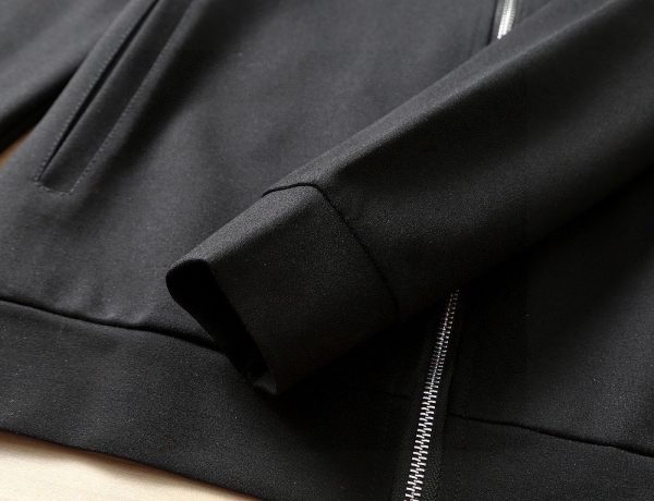 【FENDI】(Fat Gospel) Explosive suits are coming Focus on the original 2023 new explosive cardigan sweater suits on the official website - Image 3