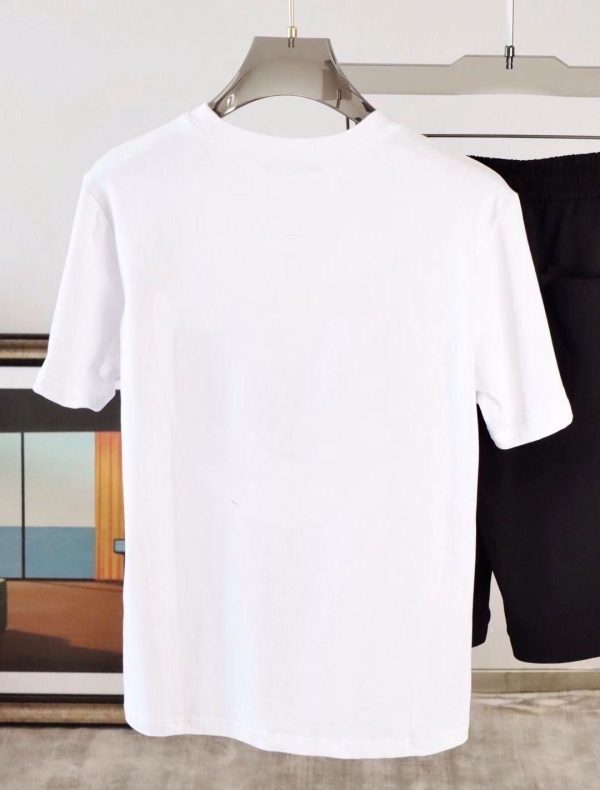Brand [FENDI] 2023 new men's short-sleeved shorts suit! Synchronous sales on the official website! High-end version on the market - Image 4