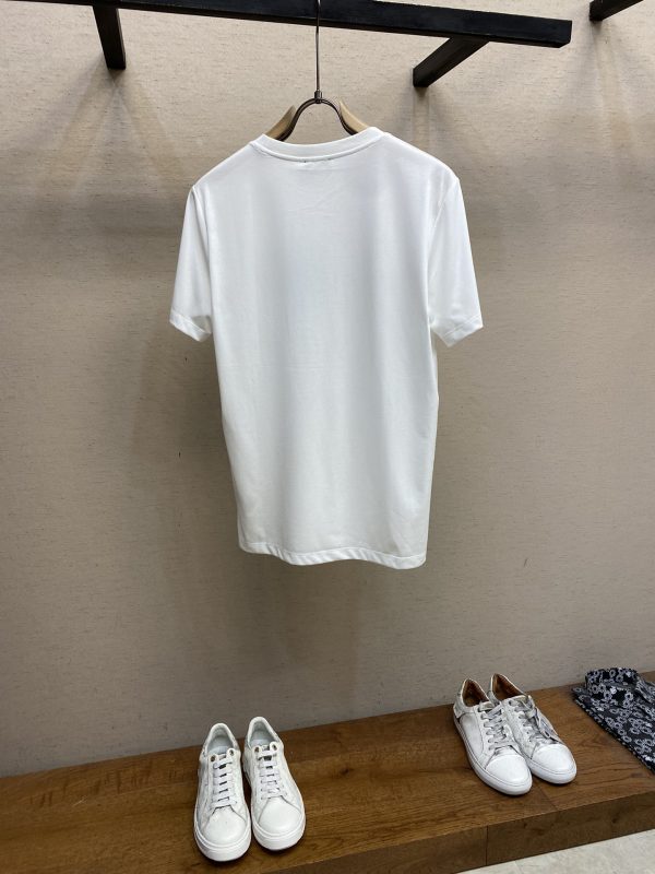 Fendi, 23/SS men's new classic logo logo short-sleeved T-shirt, the same style as ZG, can be called a versatile item - Image 17
