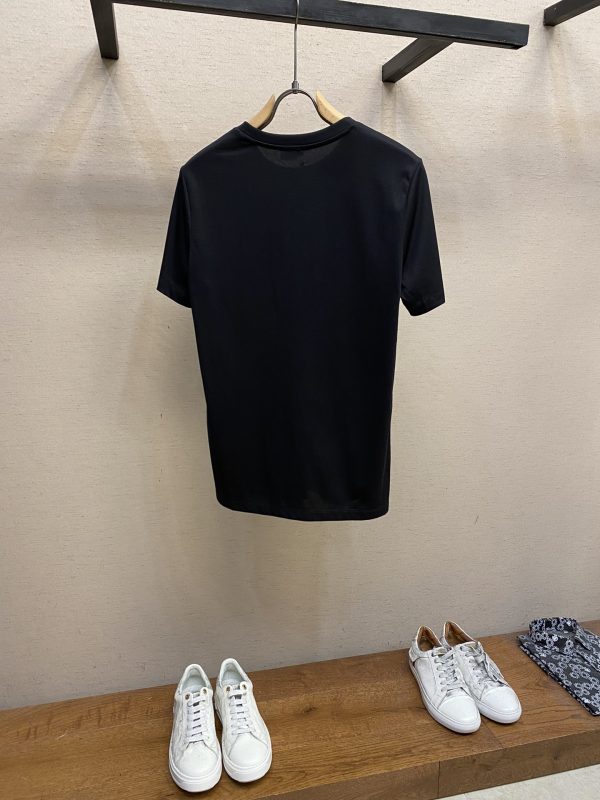 Fendi, 23/SS men's new classic logo logo short-sleeved T-shirt, the same style as ZG, can be called a versatile item - Image 9