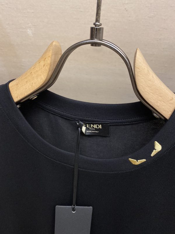 Fendi, 23/SS men's new classic logo logo short-sleeved T-shirt, the same style as ZG, can be called a versatile item - Image 8