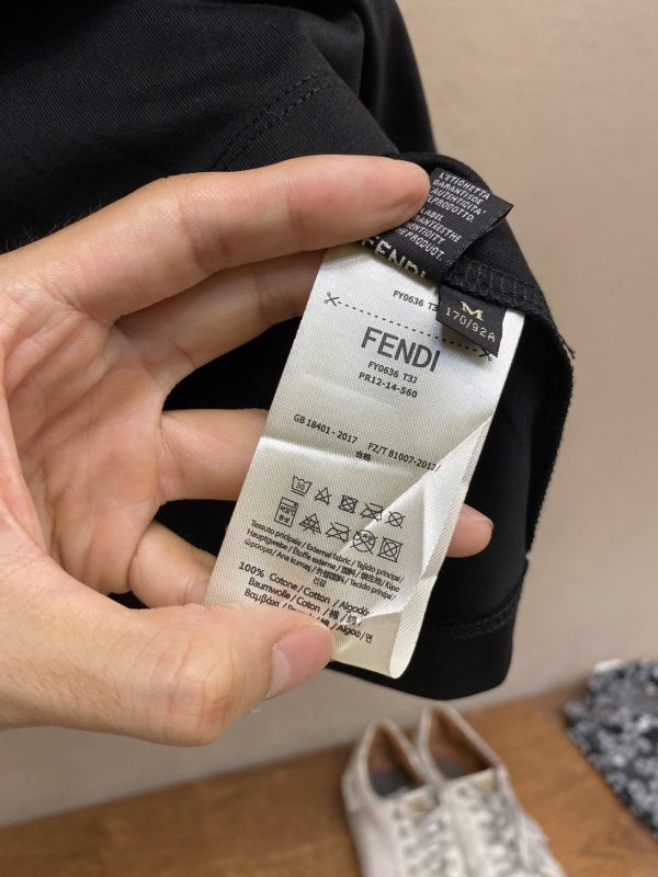 Fendi, 23/SS men's new classic logo logo short-sleeved T-shirt, the same style as ZG, can be called a versatile item - Image 3