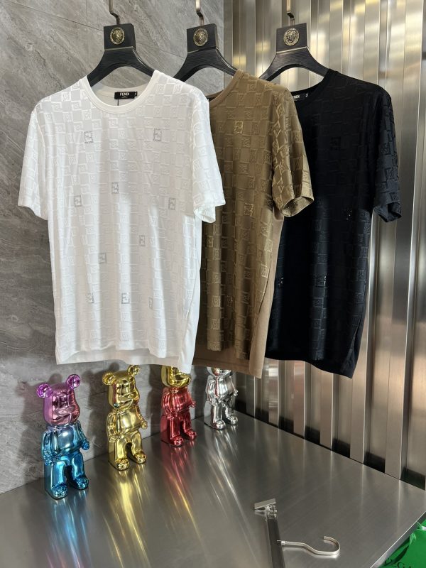 Fendi/ spring and summer new products three standard complete T-shirt short-sleeved counters are on sale at the same time good products do not need too much introduction see details