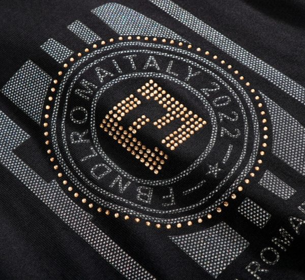 Fendi, 22s spring and summer new knitted Logo short-sleeved T-shirt! Unisex, this T-shirt combines a classic silhouette with refined knit details - Image 7