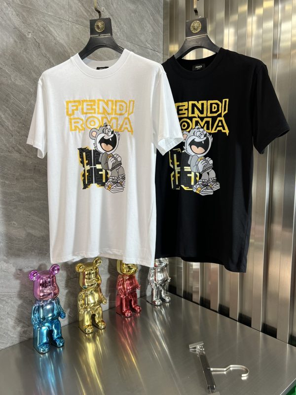 Fendi/ spring and summer new products three standard complete cotton short-sleeved T-shirt chest embroidery brush craft design upper body comfort is excellent no need for too much introduction