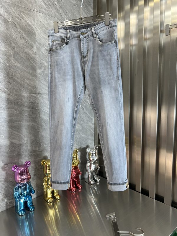 Fendi/ spring and summer new products, three standard complete, micro-elastic jeans, good products, no need to introduce too much, see details