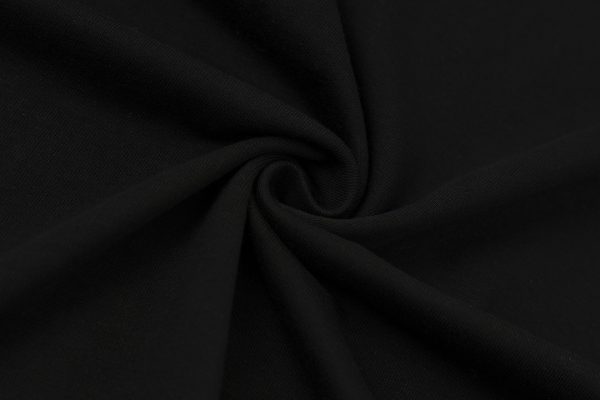 JIL SANDER's early spring new round neck short-sleeved T-shirt is minimalist with only one brand LOGO, which is the consistent style of JIS SANDER. You can think that its design is so simple that it does not have any extra decorations. In fact, a touch of "street" playfulness has been quietly mixed in. This T-shirt recommended today interprets - Image 4