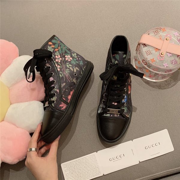 Guuci printed leather sneakers Gucci floral canvas shoes in black - Image 9