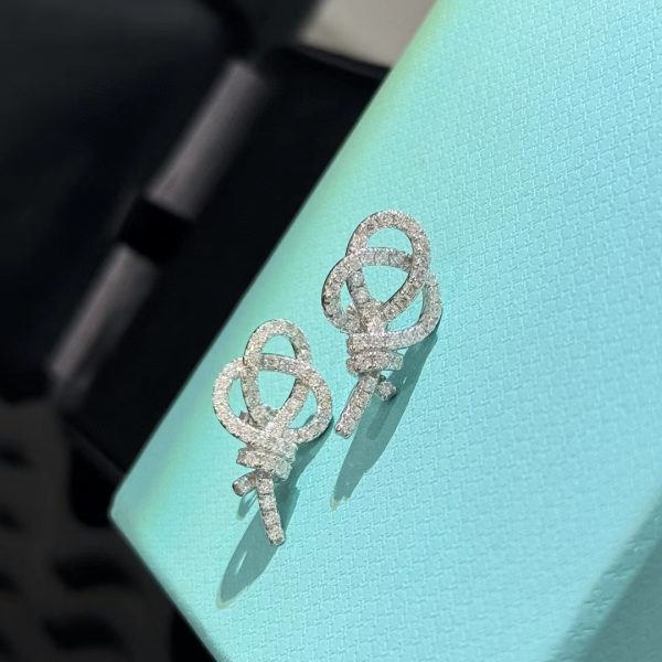Tiffany's popular knot key stud earrings - Image 7