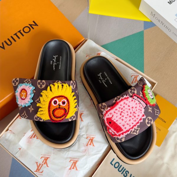 Louis Vuitton Pulpilo Comfort Velcro denim denim checkerboard embossed bread sliders A