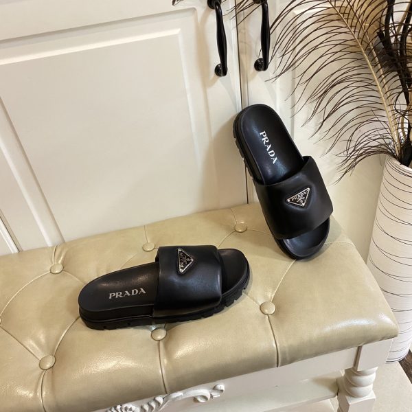 Prada’s new slippers in sheepskin black - Image 6